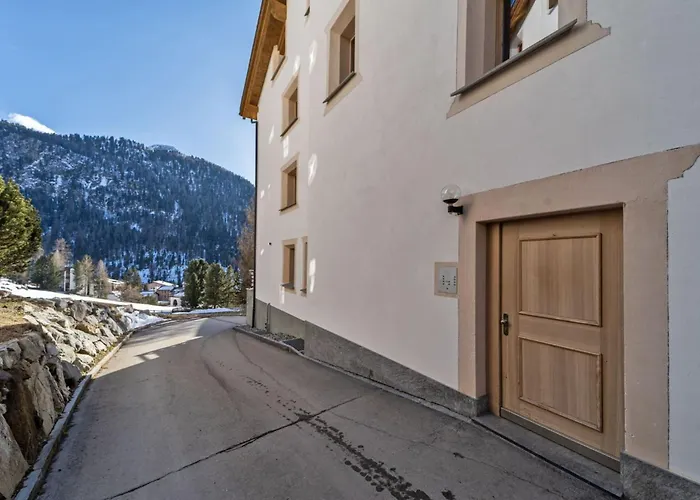 Chesa Piz Chalchagn - *